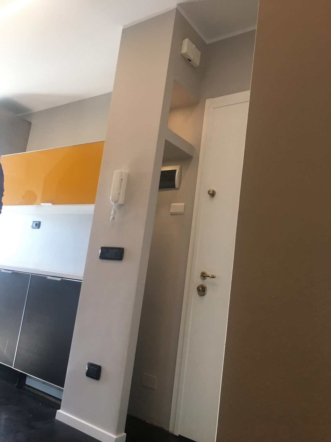 mansarda-genova-quarto-ingresso-realizzato-01